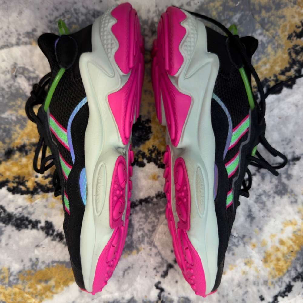 adidas(WMNS) adidas Ozweego 'Black Shock Lime Pink' Size 8